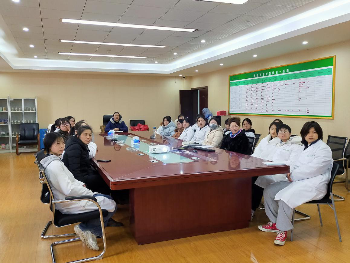 “巾帼心向党、奋斗新征程”